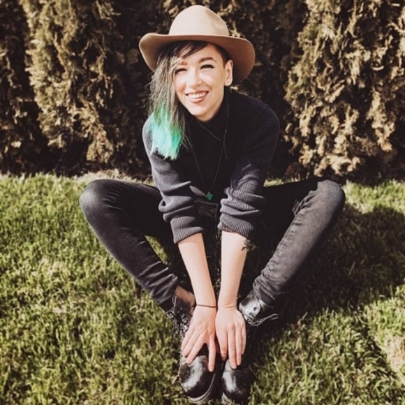 Meet your Posher, Kaleo - Picture 3 of 4